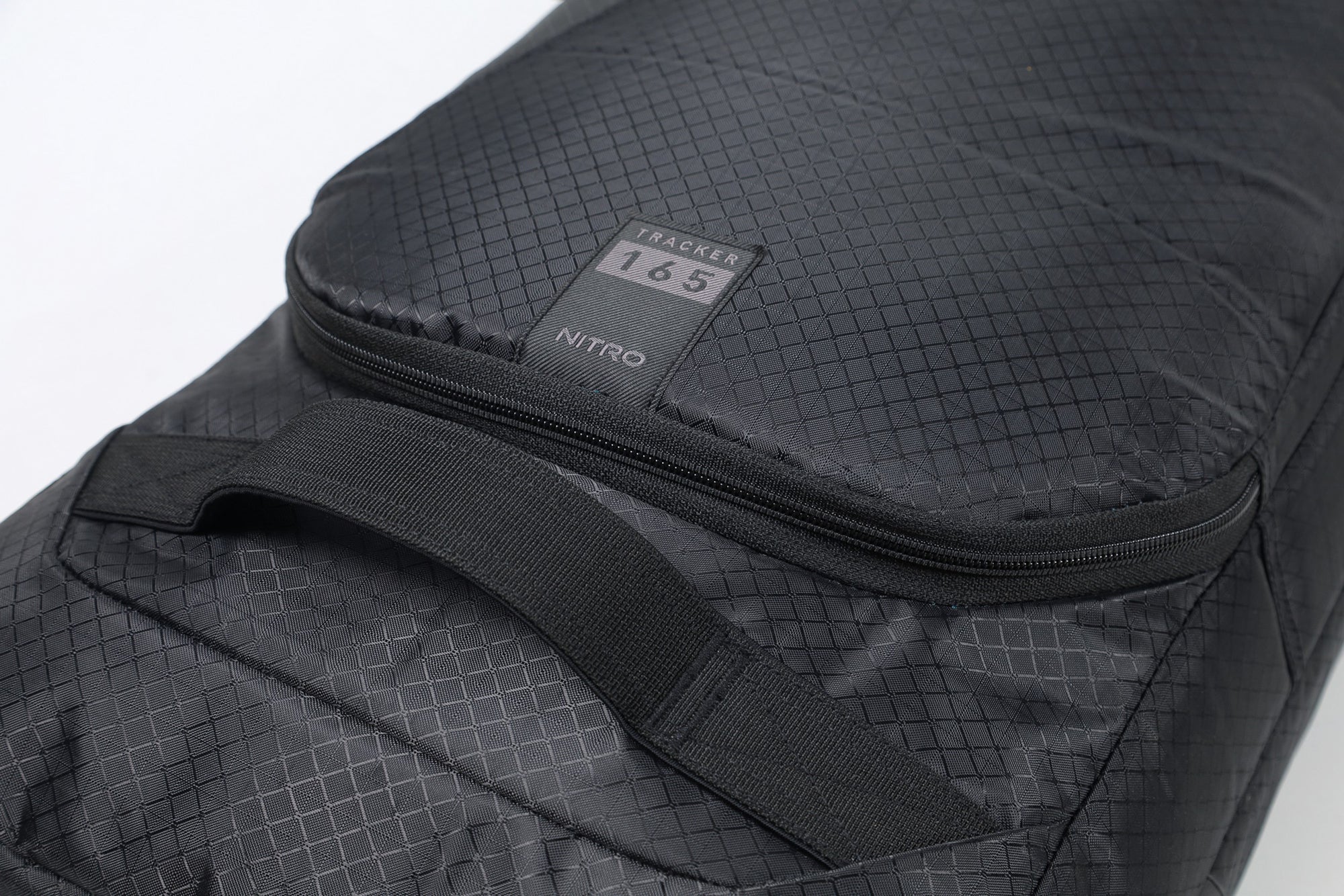 nitro-snowboards-tracker-wheelie-board-bag-90l image 8
