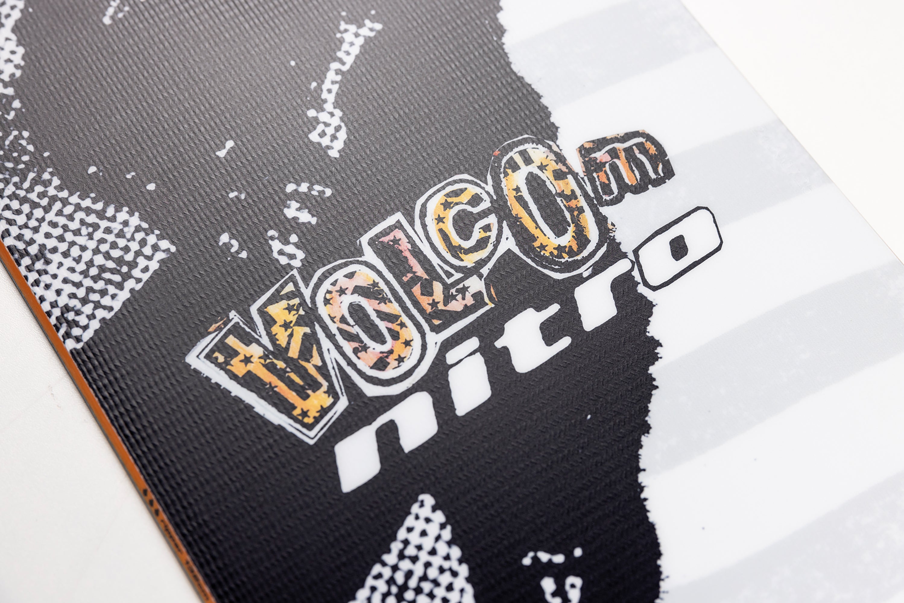 nitro-snowboards-ripper-kids-x-volcom-snowboard-bambini image 2