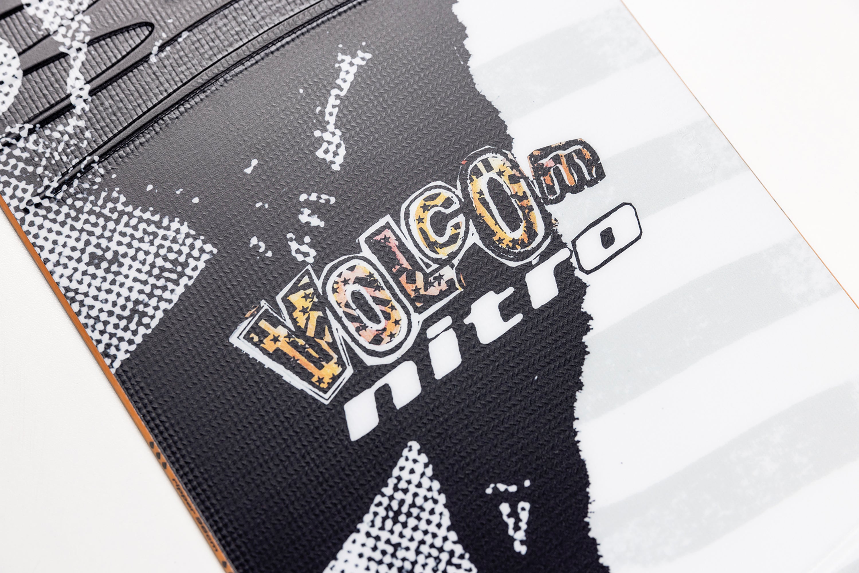 nitro-snowboards-ripper-youth-x-volcom-snowboard-bambino image 2