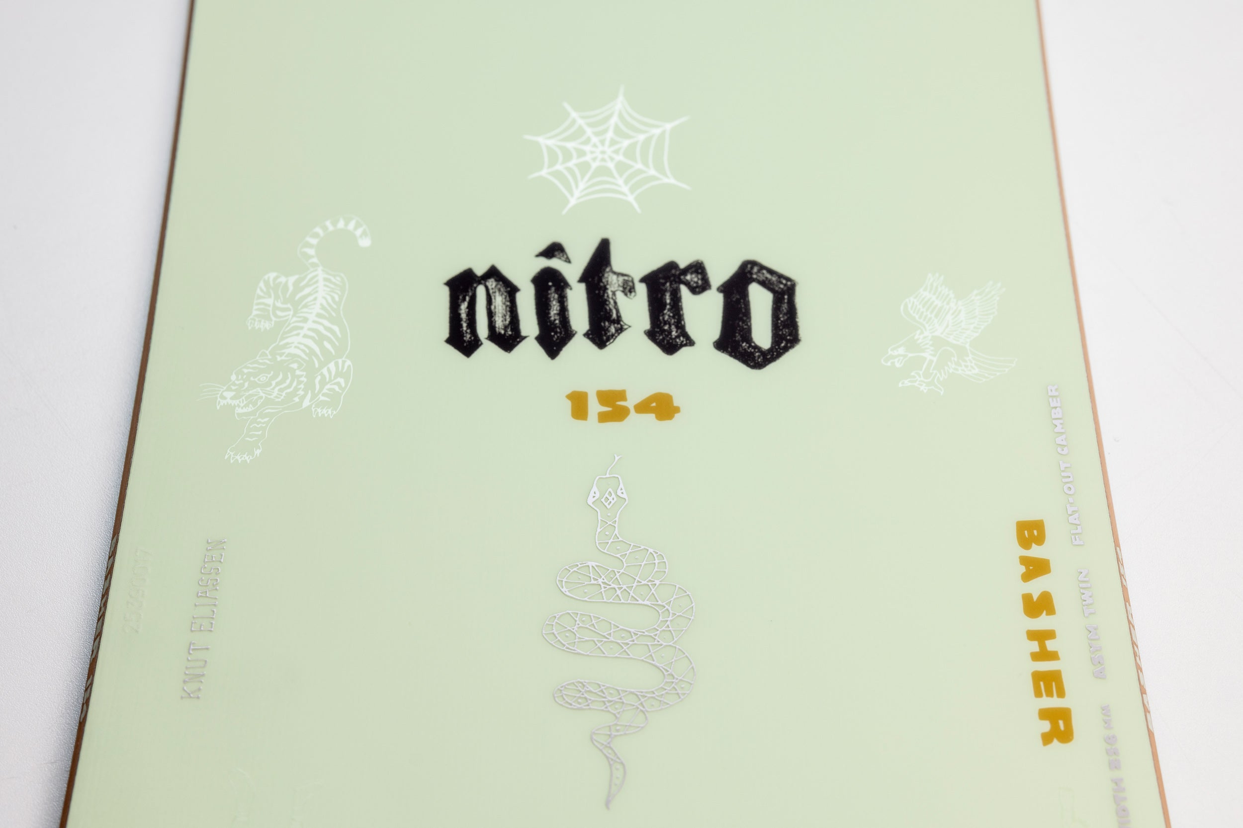 nitro-snowboards-basher-snowboard-all-mountain-unisex image 8