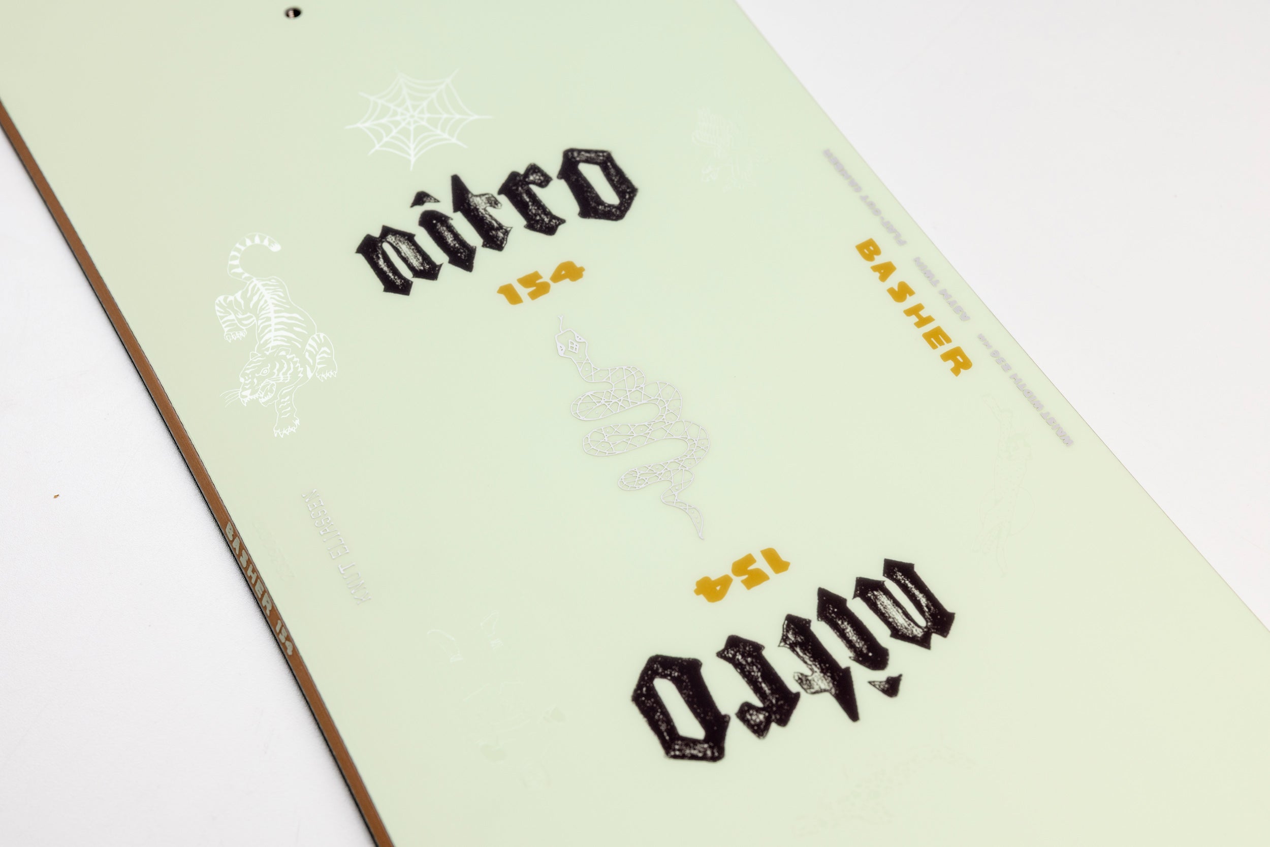 nitro-snowboards-basher-snowboard-all-mountain-unisex image 2