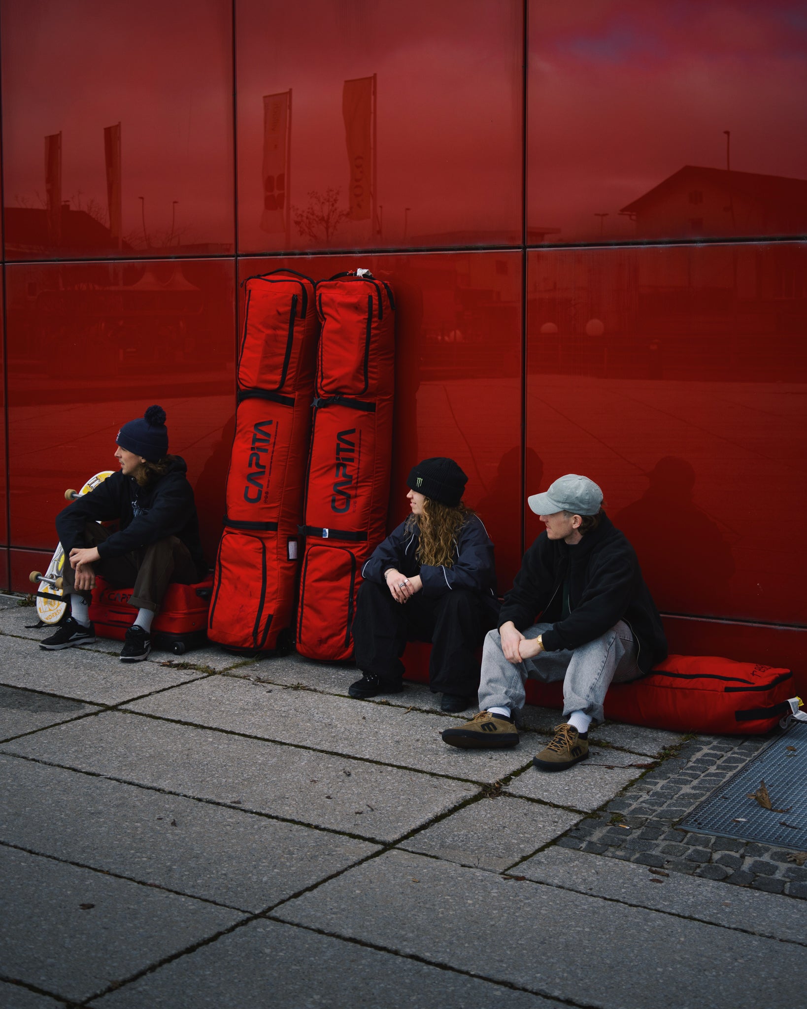 capita-explorer-wheeled-board-bag-165-cm-110l image 2