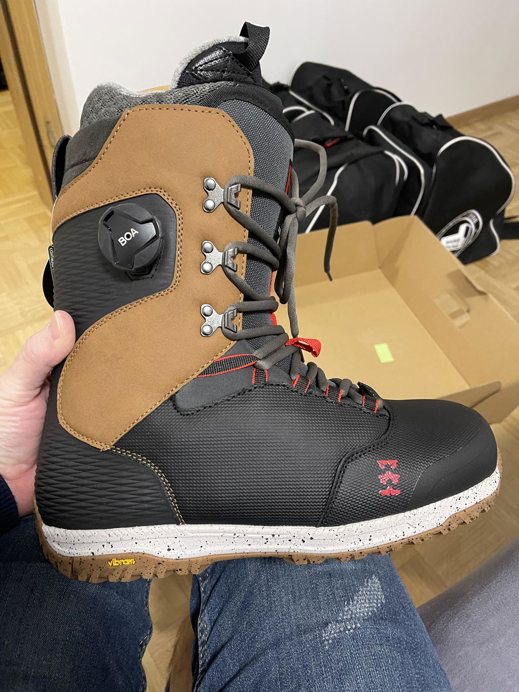 Solido scarpone all-mountain